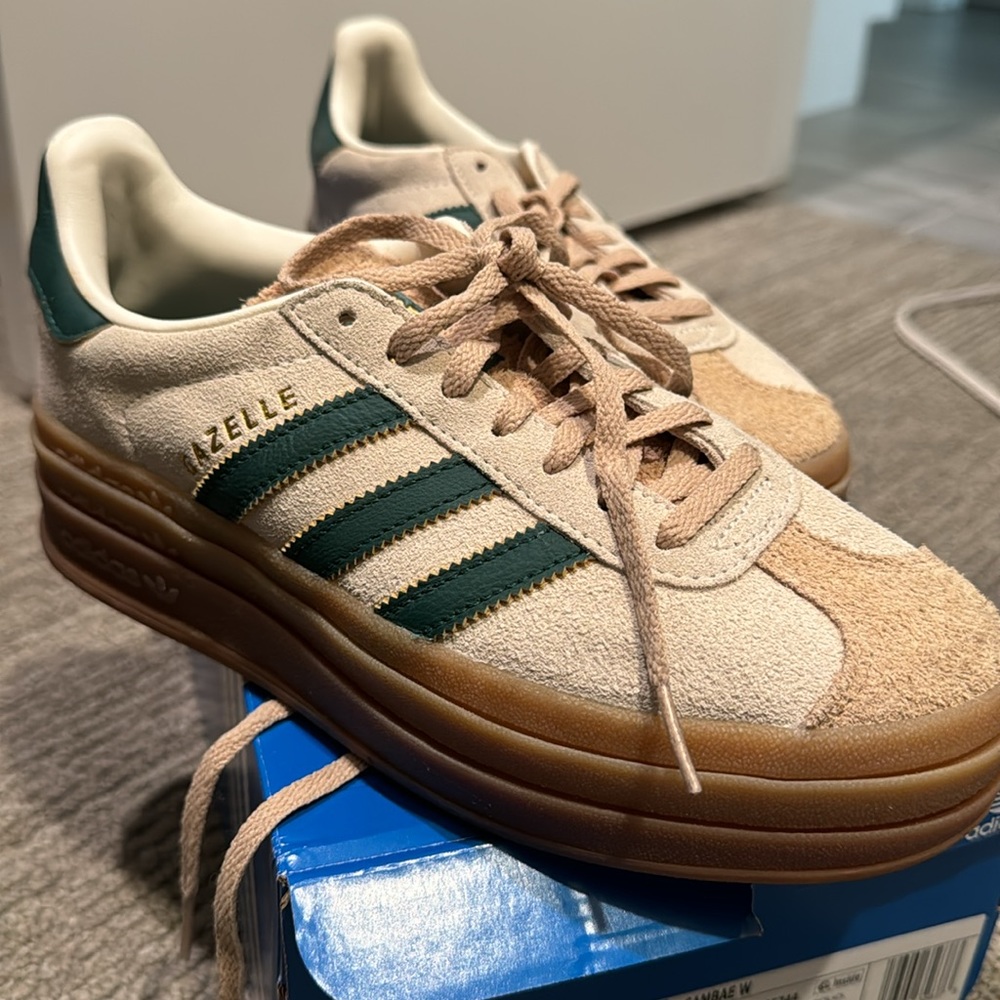 NWT Adidas Gazelle Bold